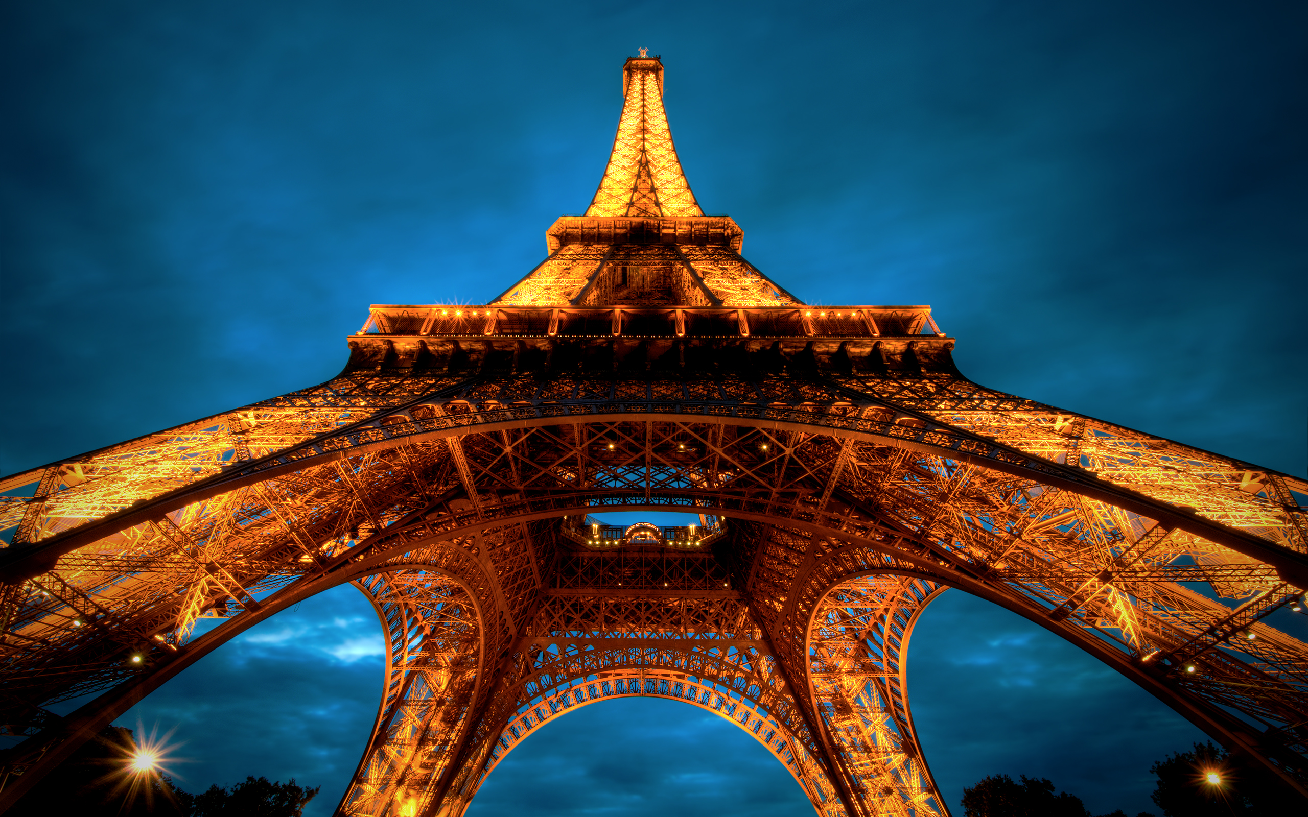 Eiffel Tower Paris HDR916361656